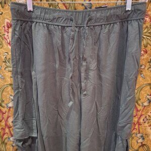 Reitmans green / grey cargo pants